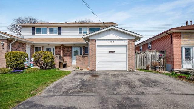 704 Abana Rd, House semidetached with 4 bedrooms, 3 bathrooms and 3 parking in Mississauga ON | Image 12