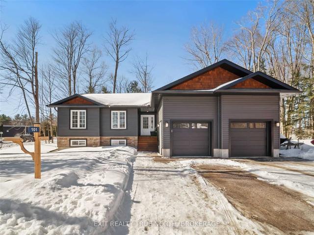 101 Forest Glen Dr, House detached with 3 bedrooms, 2 bathrooms and 6 parking in Gravenhurst ON | Image 1