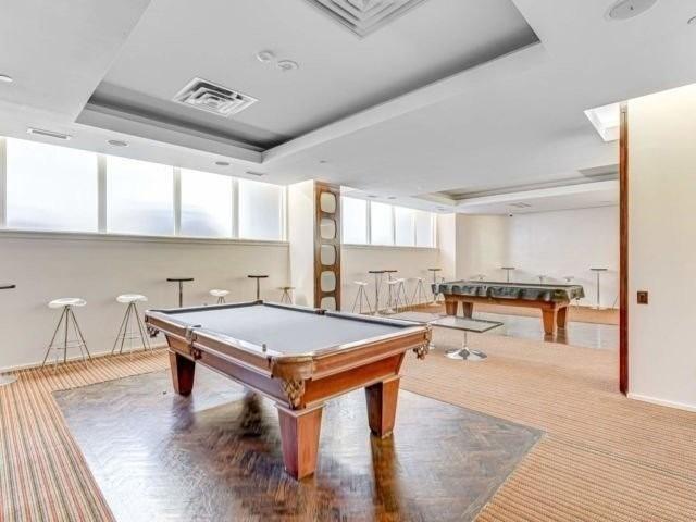 232 - 250 Wellington St W, Condo with 2 bedrooms, 1 bathrooms and 1 parking in Toronto ON | Image 9