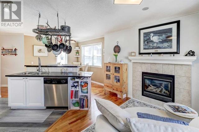 56, - 2318 17 Street Se, House attached with 2 bedrooms, 2 bathrooms and 1 parking in Calgary AB | Image 14