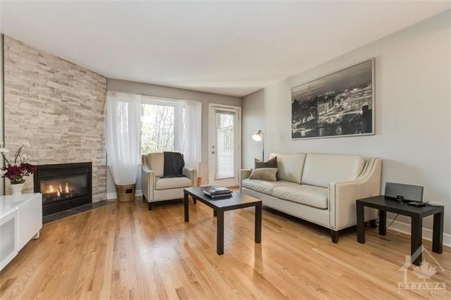 99 Steele Park Private, House attached with 2 bedrooms, 2 bathrooms and 2 parking in Ottawa ON | Image 2