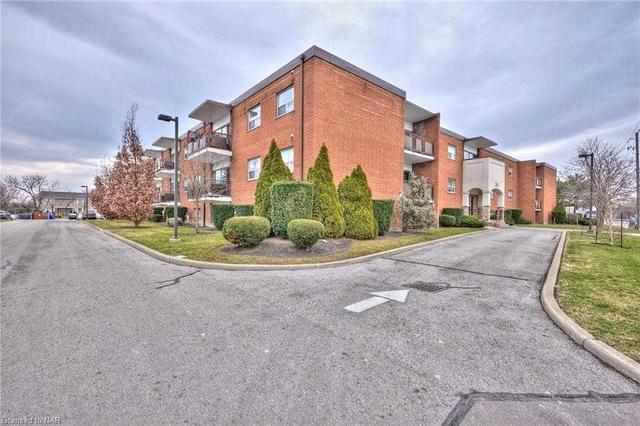 304 - 242 Oakdale Ave, Condo with 2 bedrooms, 1 bathrooms and 1 parking in St. Catharines ON | Image 11