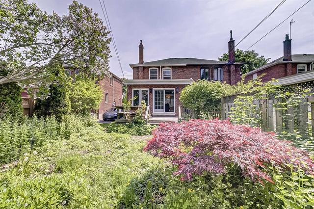 40 Beaufield Ave, House semidetached with 3 bedrooms, 3 bathrooms and 1 parking in Toronto ON | Image 18