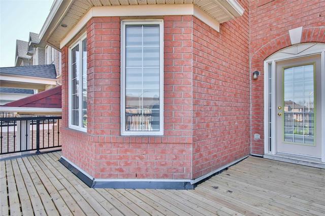 220 Equator Cres, House semidetached with 3 bedrooms, 4 bathrooms and 6 parking in Vaughan ON | Image 8