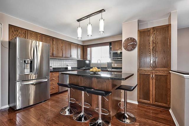 1484 Upper Ottawa St, House detached with 3 bedrooms, 2 bathrooms and 7 parking in Hamilton ON | Image 6