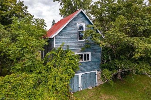 349 Bloomfield Main St, House detached with 4 bedrooms, 2 bathrooms and 4 parking in Prince Edward County ON | Image 3