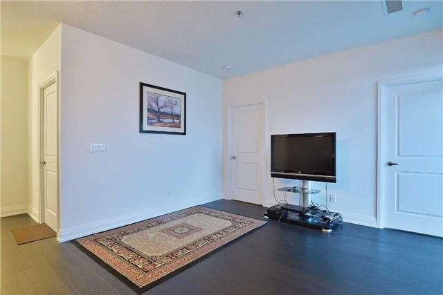 315 - 65 Speers Rd, Condo with 2 bedrooms, 1 bathrooms and 1 parking in Oakville ON | Image 9