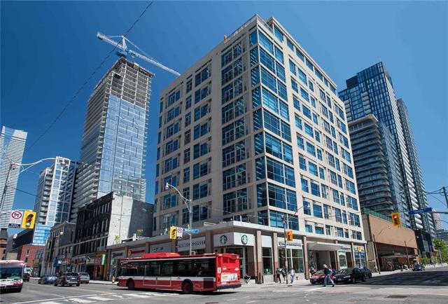 1001 - 8 Wellesley St E, Condo with 2 bedrooms, 1 bathrooms and 1 parking in Toronto ON | Image 1