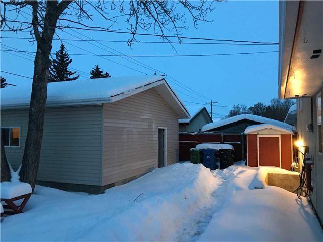 908 Pensdale Cres Se, House detached with 3 bedrooms, 3 bathrooms and 2 parking in Calgary AB | Image 6