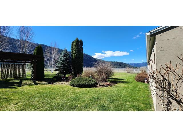 1480 Carson Road, House detached with 3 bedrooms, 3 bathrooms and null parking in Kootenay Boundary D BC | Image 38