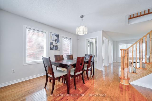 39 Roy Rainey Ave, House detached with 4 bedrooms, 4 bathrooms and 2 parking in Markham ON | Image 2