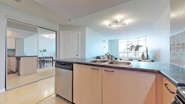 802 - 130 Pond Dr, Condo with 1 bedrooms, 1 bathrooms and 2 parking in Markham ON | Image 5