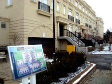 th11 - 70 Carr St, Townhouse with 1 bedrooms, 1 bathrooms and 1 parking in Toronto ON | Image 1