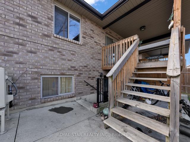1818 Dominion Blvd, House detached with 3 bedrooms, 3 bathrooms and 4 parking in Windsor ON | Image 24