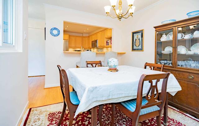 14 Carl Shepway, Townhouse with 3 bedrooms, 2 bathrooms and 2 parking in Toronto ON | Image 2