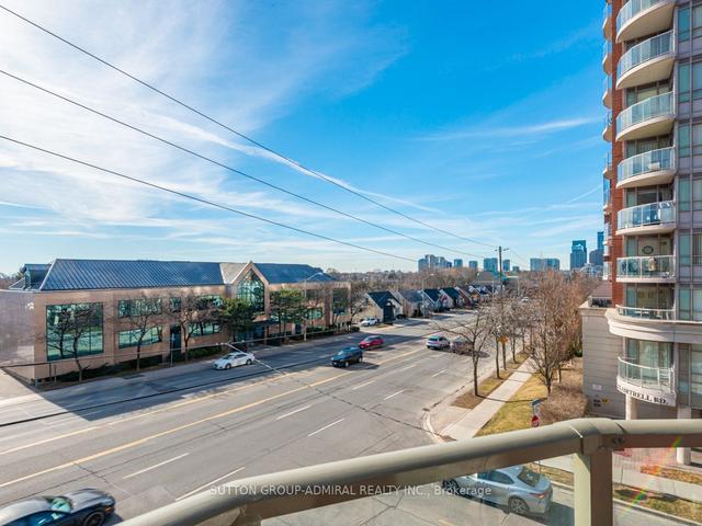 309 - 1 Clairtrell Rd, Condo with 2 bedrooms, 2 bathrooms and 1 parking in Toronto ON | Image 2