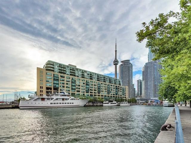 2417 - 33 Harbour Sq, Condo with 0 bedrooms, 1 bathrooms and 1 parking in Toronto ON | Image 22