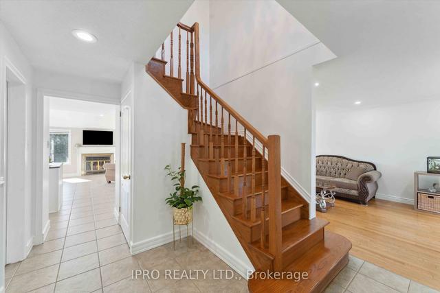 65 Stradwick Ave, House detached with 3 bedrooms, 3 bathrooms and 4 parking in Ottawa ON | Image 23