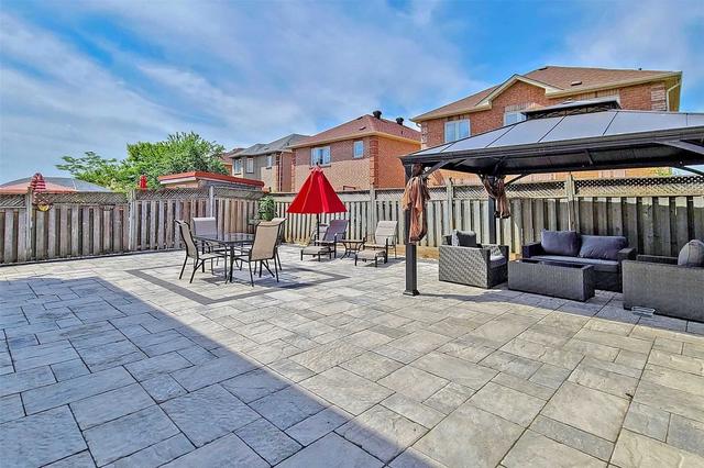208 Featherstone Ave, House detached with 5 bedrooms, 5 bathrooms and 5 parking in Markham ON | Image 32