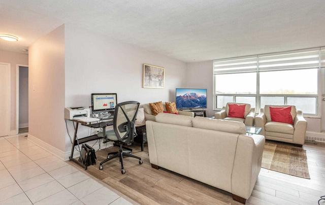 505 - 3390 Weston Rd, Condo with 2 bedrooms, 1 bathrooms and 1 parking in Toronto ON | Image 4