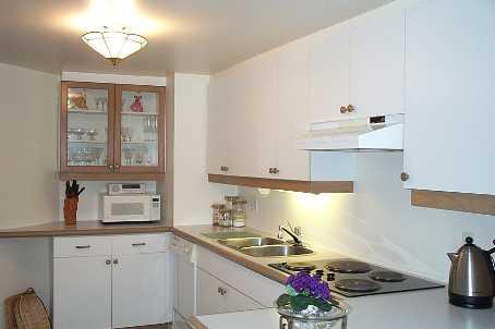 36 - 36 Rodeo Ptwy, Townhouse with 2 bedrooms, 3 bathrooms and 2 parking in Toronto ON | Image 1