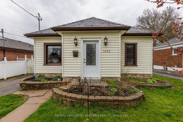 1053 Western Ave, House detached with 2 bedrooms, 1 bathrooms and 2 parking in Peterborough ON | Image 1