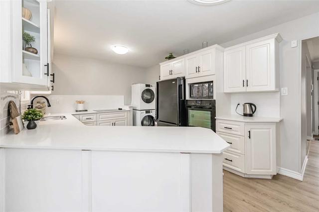 176 Indian Rd, House detached with 3 bedrooms, 2 bathrooms and 4 parking in Kitchener ON | Image 3