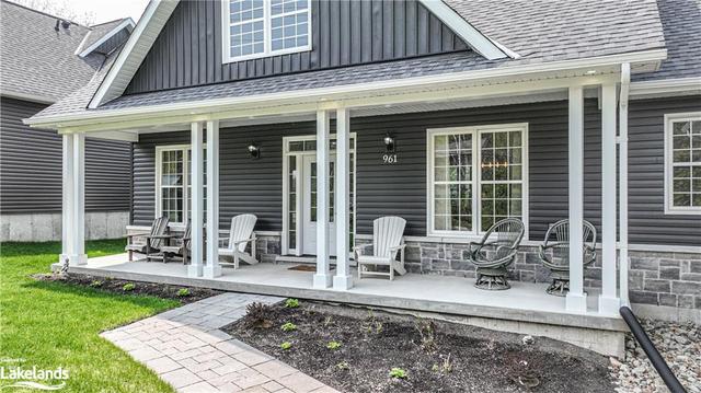 961 Muskoka Beach Road, House detached with 3 bedrooms, 2 bathrooms and 4 parking in Gravenhurst ON | Image 8