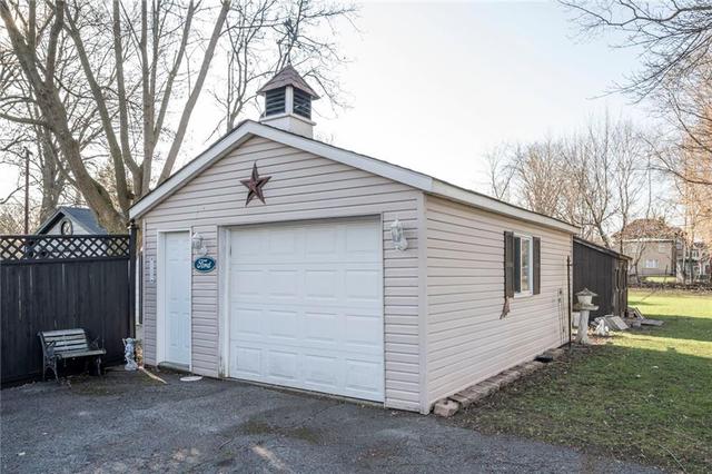 228 Third Street W, House detached with 3 bedrooms, 2 bathrooms and 8 parking in Cornwall ON | Image 24