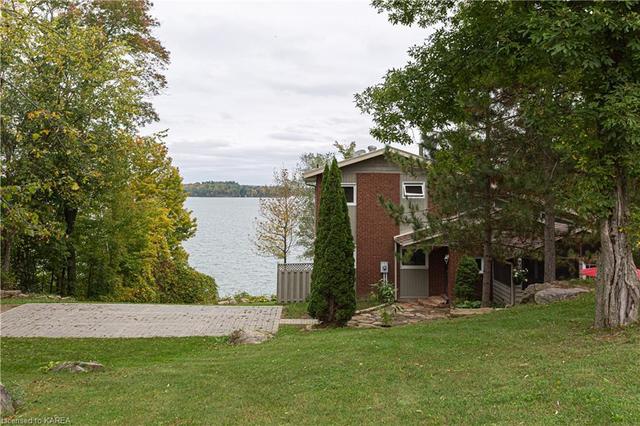 4562 Reid Lane, House detached with 4 bedrooms, 2 bathrooms and 8 parking in South Frontenac ON | Image 2