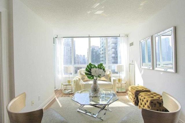 1126 - 25 Greenview Ave, Condo with 3 bedrooms, 2 bathrooms and 1 parking in Toronto ON | Image 4
