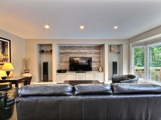 1103 Crofton Way, House detached with 4 bedrooms, 4 bathrooms and 6 parking in Burlington ON | Image 5