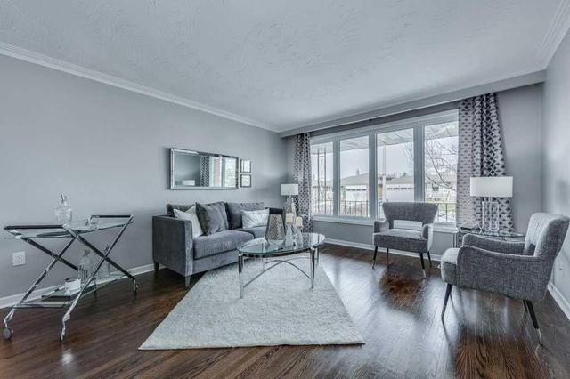 48 Corinthian Blvd, House detached with 3 bedrooms, 2 bathrooms and 2 parking in Toronto ON | Image 4