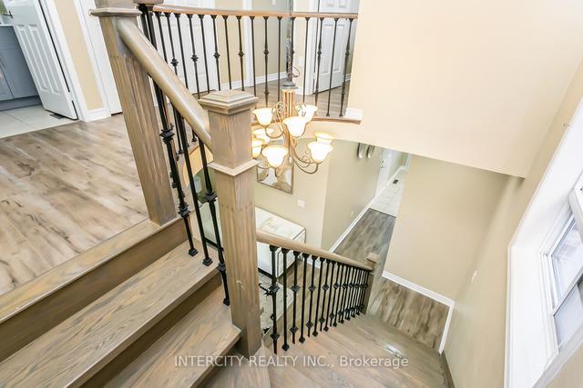 10 Pennyroyal Cres, House semidetached with 4 bedrooms, 4 bathrooms and 5 parking in Brampton ON | Image 16