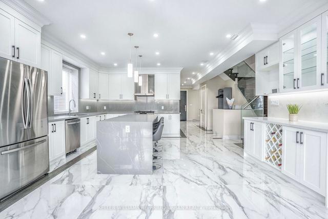 83 Floral Pkwy, House detached with 4 bedrooms, 7 bathrooms and 7 parking in Toronto ON | Image 2