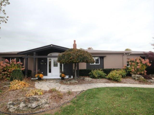312 Seacliff Dr W, House detached with 3 bedrooms, 3 bathrooms and 6 parking in Leamington ON | Image 1