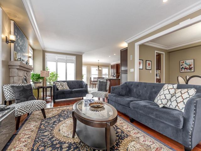 4 Portia St, House detached with 4 bedrooms, 4 bathrooms and 4 parking in Toronto ON | Image 4