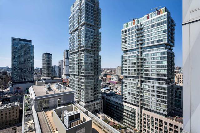 2103 - 126 Simcoe St, Condo with 2 bedrooms, 2 bathrooms and 1 parking in Toronto ON | Image 6
