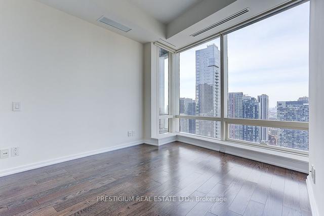 4304 - 180 University Ave, Condo with 1 bedrooms, 1 bathrooms and 1 parking in Toronto ON | Image 9