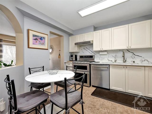 208 Greenridge Street, Townhouse with 3 bedrooms, 3 bathrooms and 3 parking in Ottawa ON | Image 13