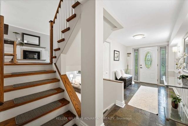 43 Somerdale Sq, House detached with 4 bedrooms, 2 bathrooms and 3 parking in Toronto ON | Image 7