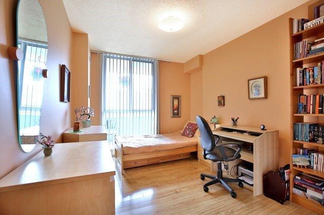 816 - 1320 Mississauga Valley Blvd, Condo with 3 bedrooms, 2 bathrooms and 1 parking in Mississauga ON | Image 11