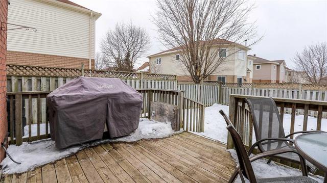 210 Kozlov St, House detached with 3 bedrooms, 2 bathrooms and 4 parking in Barrie ON | Image 18