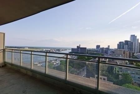 lph 10 - 410 Queens Quay West Blvd, Condo with 2 bedrooms, 2 bathrooms and 0 parking in Toronto ON | Image 11