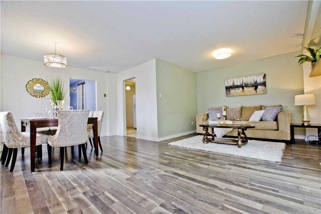 104 Rakewood Cres, House semidetached with 4 bedrooms, 3 bathrooms and 2 parking in Toronto ON | Image 5