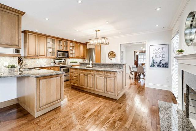 134 Snowdon Ave, House detached with 3 bedrooms, 4 bathrooms and 4 parking in Toronto ON | Image 3