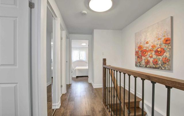131 Thorny Vineway Way, Townhouse with 4 bedrooms, 3 bathrooms and 2 parking in Toronto ON | Image 6