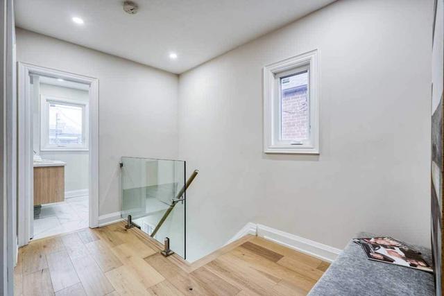 918 Eglinton Ave E, House semidetached with 3 bedrooms, 2 bathrooms and 2 parking in Toronto ON | Image 14