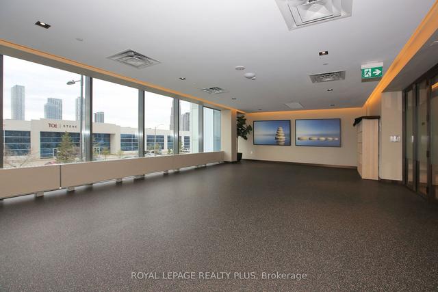 203 - 10 Honeycrisp Cres, Condo with 2 bedrooms, 2 bathrooms and 1 parking in Vaughan ON | Image 16