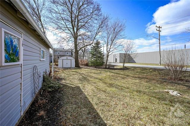 37 Glen Avenue, House detached with 3 bedrooms, 1 bathrooms and 4 parking in Smiths Falls ON | Image 25